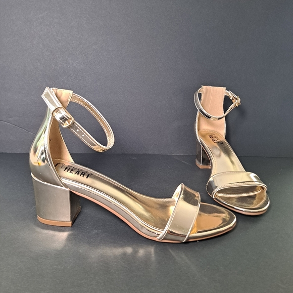 Guilty Heart Women's Gold Block Heel Sandals. Size 7.5. - Picture 1 of 8